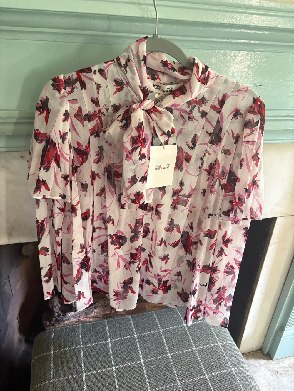 NWT Diane von Furstenberg abstract floral blouse size S